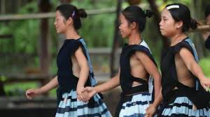 腾讯视频】 白裤瑶族女性从不穿内衣，族人对其器官敬畏，不敢有非分之想