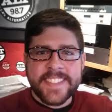 Sean Strife (@OnAirWithSean)