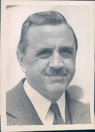 DICCIONARIO DE FARSANTES: Véase como históricamente los embajadores gringos  mandaban en Venezuela, el caso de Frank Corrigan…