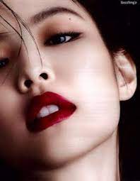 بلاك بينك جيني في مجلة marie claire أكتوبر 2018 blackpink jennie blackpink kim jennie