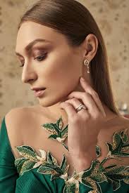 CELEBRATE THIS RAYA LAVISHLY WITH FLOWS AND FLOURISHES OF 'AIDIL' SPARK  WITH DIAMOND & PLATINUM X NURITA HARITH'S RAYA COLLECTION, D'LIRAN