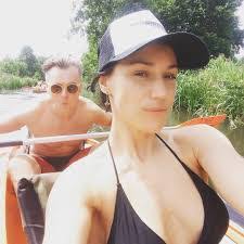 Anna Nuno's Instagram, Twitter & Facebook