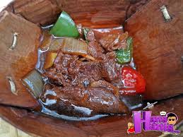 Sediakan bahan kisar di atas.panaskan minyak untuk menumis.kemudian masukkan bahan kisar dan tumis hingga mula pecah minyak. Restoran Budaya Sarawak Nikmati Hidangan Tradisional Masyarakat Sarawak Hans