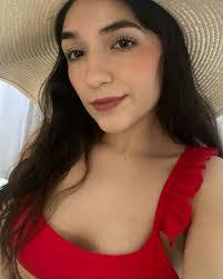 Melissa Osuna's Instagram, Twitter & Facebook