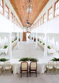 Lightbulb Events Northeast Ohio Wedding Venue Spotlight Rustic Barn Weddings Ohio Wedding Venues Wedding Venues Ohio Cleveland Cleveland Wedding Venue