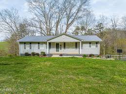 21366 Cowan Dr, Bristol, VA 24202