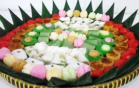 Makanan adalah bahan, biasanya berasal dari hewan atau tumbuhan, yang dimakan oleh makhluk hidup mendapatkan tenaga dan nutrisi. Kue Tradisional Jawa Kue Khas Jawa Nagasari Kue Jawa Yoexplore