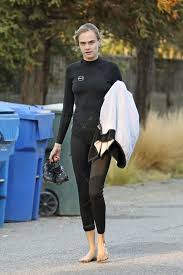 Cara delevingne, dan stevens, eric stoltz, virginia madsen, and dylan gelula have joined the cast of bow and arrow entertainment's music drama her smell, starring elisabeth moss. Cara Delevingne In Wetsuit Out Surfing In Malibu 08 18 2020 Hawtcelebs