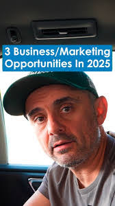 Nanette Kelly's Instagram, Twitter & Facebook