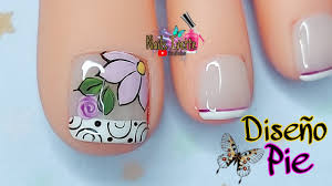 Flor pintada con un esmalte de color . Hermoso Diseno De Unas Facil Y Practico Para Los Pies Decoracion De Unas Flor Paso A Paso Facil Youtube