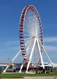Navy pier's ferris wheel, an iconic part of chicago's skyline, received a makeover this year for the pier's 100th anniversary. The Giant Ferris Wheel That Used To Be At Chicago S Navy Pier Now Gracing The Skyline Of Branson Mo Bild Von Branson Missouri Tripadvisor