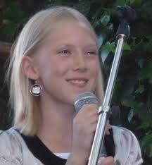 Hello ♥️ I'm Daisy, a blossoming singer, songwriter and musician from BC,  Canada. Ever since I was little, I've had a steadfast passion for music and  singing. My Mum even had to