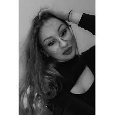 Stella Novak's Instagram, Twitter & Facebook