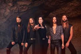 Ryanne van dorst drinks her own urine | entertainment source link. Dool Nachgefragt Bei Ryanne Van Dorst Interview Soundmagnet