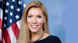 Gloria Bustillos's Instagram, Twitter & Facebook