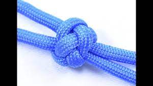 This is a less is more approach. Make A Two Strand Diamond Knot W Paracord Boredparacord Com Youtube