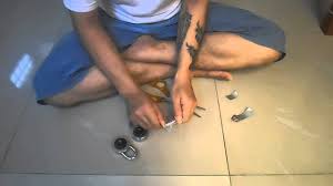 Gembok kombinasi ganda, jika dibandingkan, adalah perangkat yang sederhana. Kelemahan Kunci Gembok Kombinasi Angka Mudah Dibobol Maling