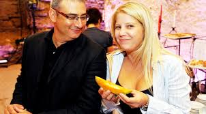 Check spelling or type a new query. Szabo Zsofi Parjaval Es Annak Lanyaival Nyaral Borsonline