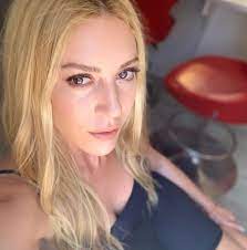 İçeriğimizde sinem kobal'ın en yeni saç rengini ve saç modelini vereceğiz. Sinem Kobal Facebook