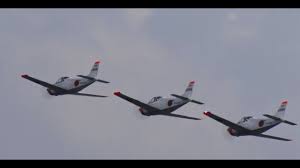 速報 東京湾上空に海上自衛隊曲技飛行チーム White Arrows が飛来 Red Bull Air Race レッドブル エアレース千葉 幕張 Youtube