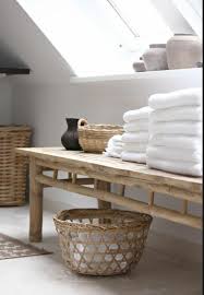 So kannst du ganz entspannt ein buch lesen oder dein sektglas abstellen. Bambus Badmobel Sorgen Fur Eine Zen Atmosphare Im Modernen Badezimmer