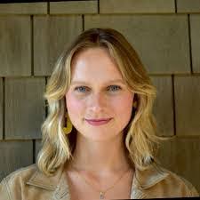 Noelle Ewing's Instagram, Twitter & Facebook