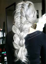 Non è vero che i capelli grigi invecchiano, tutt'altro! 89 Foto Capelli Grigi Da Non Perdere Consigli E Come Mantenerli