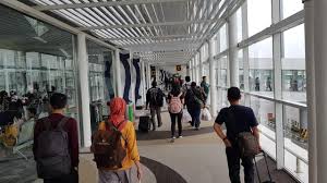 Jalan kaki selama 5 menit untuk mencapai lokasi; Bandara Kualanamu Berlakukan Larangan Masuk Wna China Regional Liputan6 Com