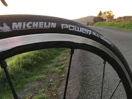 Test Des Pneus Velo Michelin Power All Season Du Grip Et De L Endurance