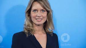 Jessy wellmer mit der sportschau. Jessy Wellmer So Tickt Die Sportschau Moderatorin Privat