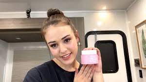 You can use the text editor to make cool photo, add graphics and effects.with all the fonts and models, create beautiful designs instantly. Beauty School With Kaylee Bryant