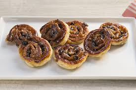 Even experienced cooks can find it intimidating to make pie pastry. 12 Sweet And Savoury Ways To Use Leftover Pie Dough Food Network Canada