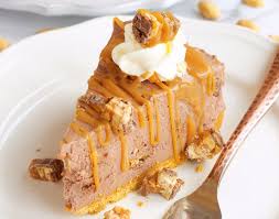 Le Superbe Gateau Au Fromage A La Barre Snickers Sans Cuisson Recipe Snickers Cheesecake Decadent Desserts Cheesecake Recipes