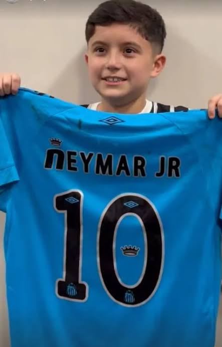 Corinthians repudia "comportamento agressivo" contra crian&ccedil;a que ganhou camisa de Neymar - Gazeta Esportiva