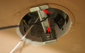 This converter works with existing recessed cans that use medium base par16, r16, a19, r20, par20, br25, br30, r30, par30, br38, par38, br40 or r40 light. Convert A Recessed Light To Accept A Hardwire Fixture Pretty Handy Girl
