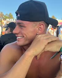 Callum Hole (@cal.davee) • Instagram photos and videos