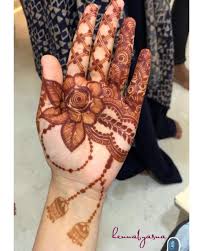 10 Hours After Paste Removal This Had Got Super Dark I Wish I Had More Pics Of This Piece Long Due Simple Henna Bridal Mehendi Designs Hands Mehndi Designs