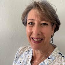 Is there a decent sushi restaurant in Naples?