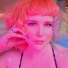 Heather Hermann's Instagram, Twitter & Facebook