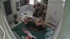 黑客破解家庭网络摄像头偷拍夫妻性爱生活合集白天还是网吧晚上是啪啪战场(1) - 91热爆