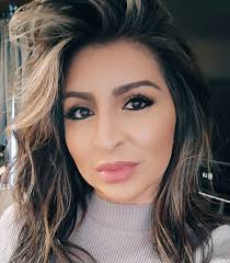 Veronica Luna's Instagram, Twitter & Facebook