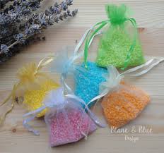 En este vídeo podéis ver como decore las bolsas en las que pusimos el arroz, para que estuvieran en la misma linea rústica escogí unas bolsas de tela de. Bolsita Organza Con Arroz De Colores Para Vuestra Boda