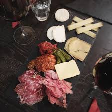 Mardiscovery Bichette Cave Et Epicerie Fine Charcuterie Cheese Board Cheese