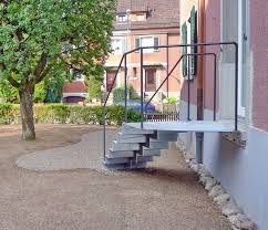 Treppe Als Zugang Zum Garten Gartentreppe Treppe Riffelblech