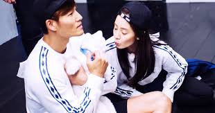 Kim jong kook first entered the korean music industry in 1995 as a member of the group turbo, which became immensely popular for their catchy music. Running Man Pd Reveals Kim Jong Kook And Song Ji Hyo Often Meet Privately Koreaboo