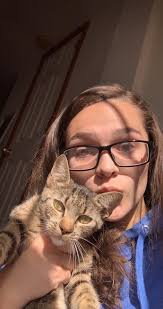 ✨️✨️✨️✨️FOUND!✨️✨️✨️✨️ A NEIGHBOR HELPED ME FIND HER BEHIND A HOUSE ON  HOLLY AVE. TO ANYONE THAT WAS LOOKING THANK YOU SO MUCH! WE ARE RELIEVED TO  HAVE HER HOME. ✨️✨️✨️MISSING CAT ✨️✨️✨️