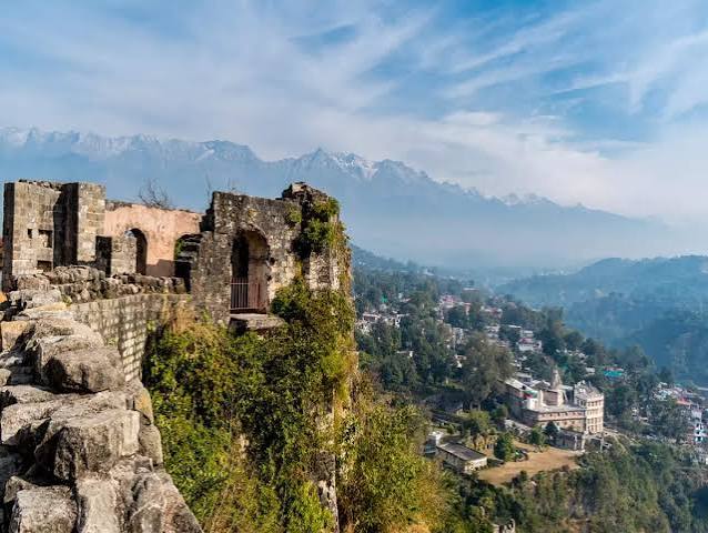 Amritsar to Kangra Taxi Service