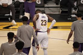 With lebron, anthony davis and marc gasol all out for the lakers, the six points isn't enough for me to back l.a. Ouwg Rmwsykqdm