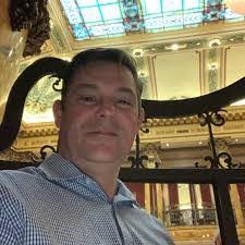 Laura Barnhouse's Instagram, Twitter & Facebook