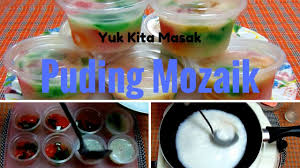 Salah satu olahan yang paling enak dan mudah dibuat yaitu resep puding buah naga. Cara Membuat Dan Resep Puding Cup Mozaik Mudah Sederhana Youtube